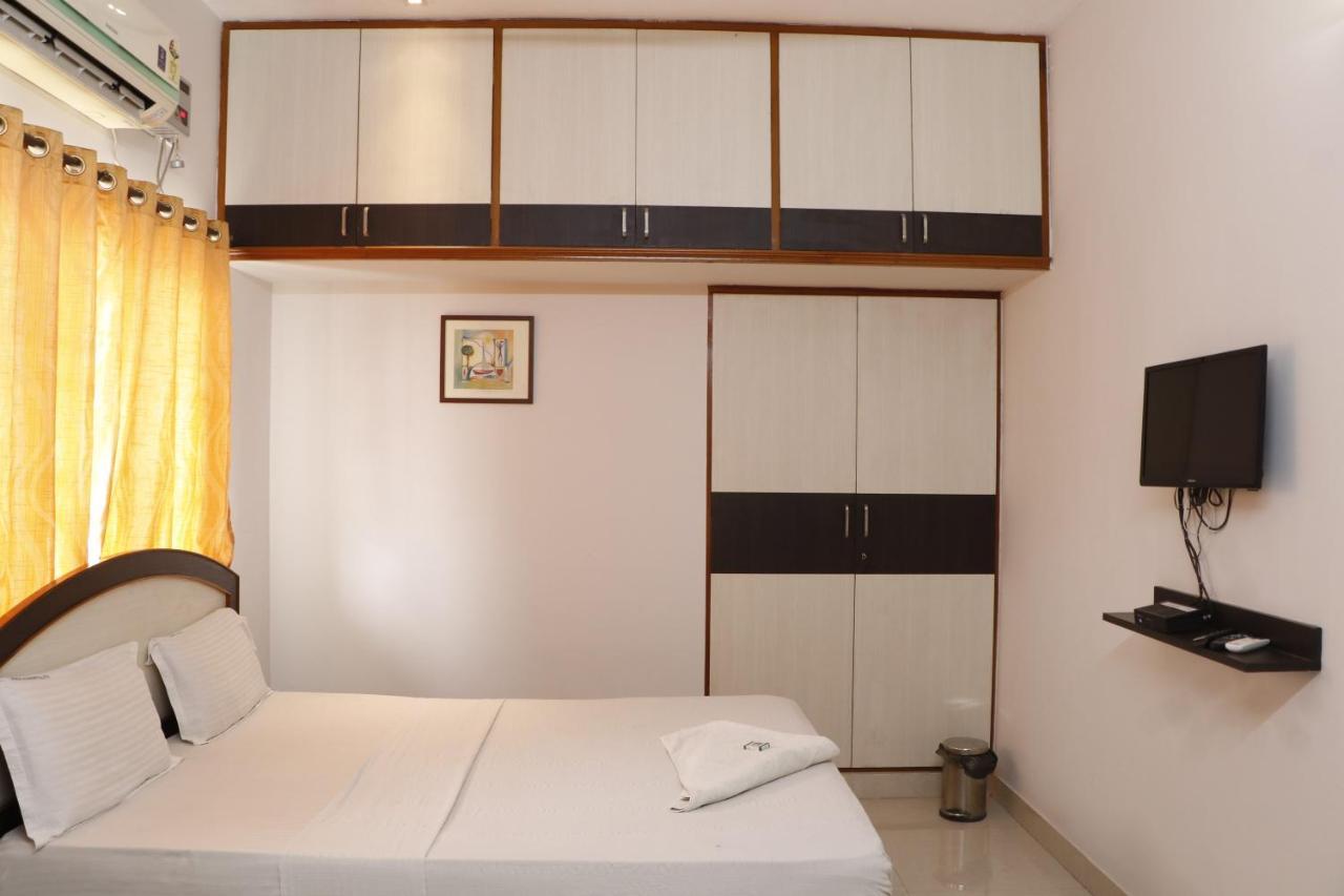 Fiesta House Pallikaranai チェンナイ エクステリア 写真